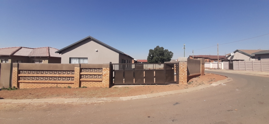 3 Bedroom Property for Sale in A P Khumalo Gauteng