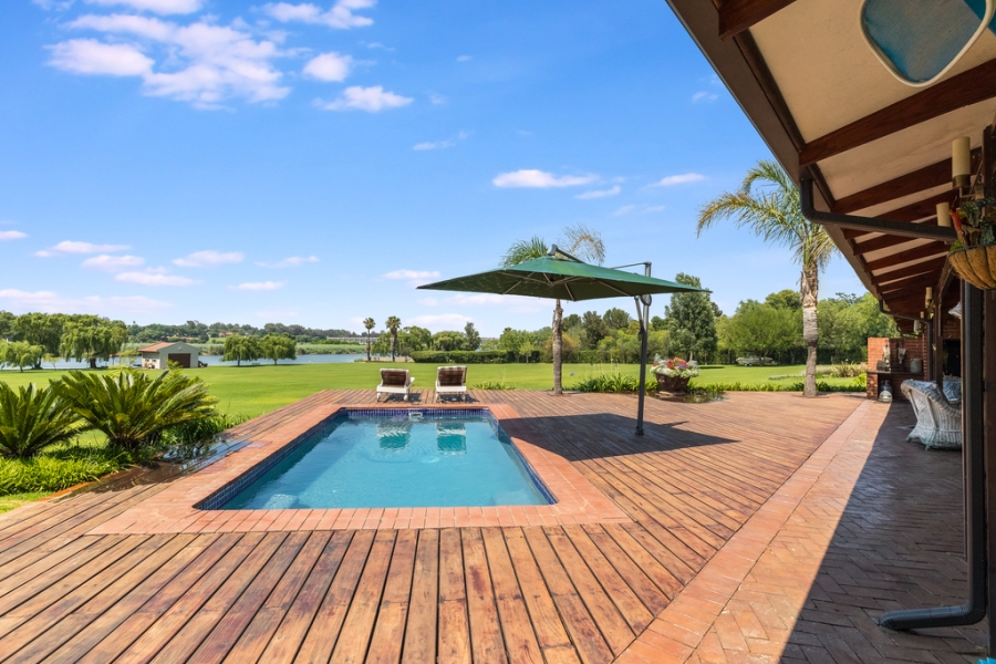4 Bedroom Property for Sale in Lochvaal Gauteng