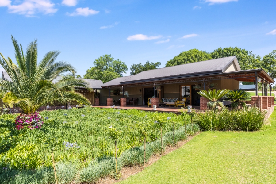 4 Bedroom Property for Sale in Lochvaal Gauteng