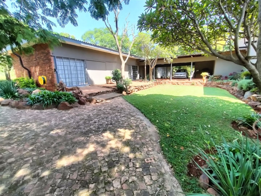 5 Bedroom Property for Sale in Patryshoek A H Gauteng