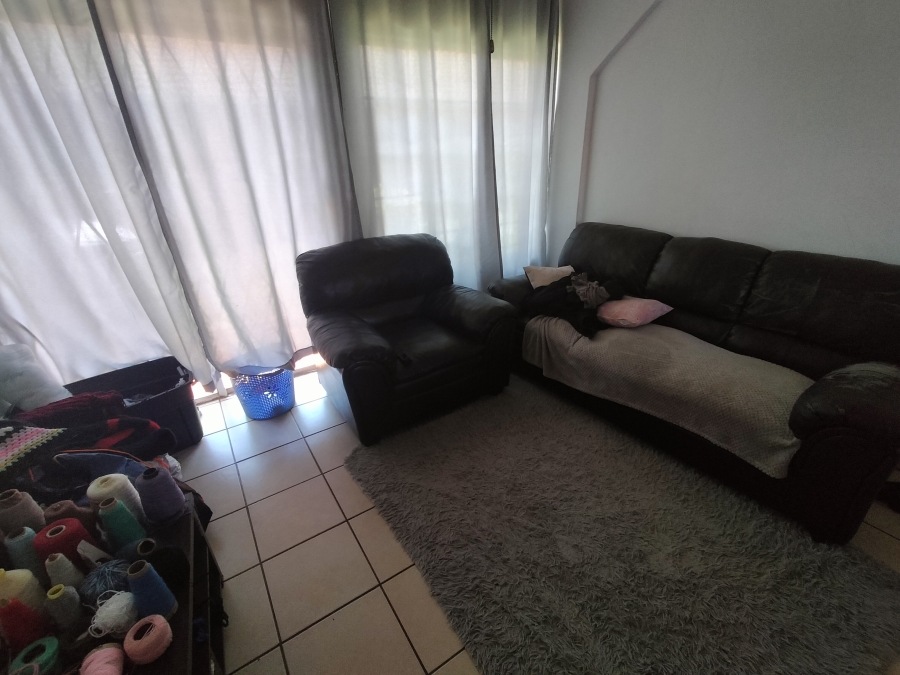 2 Bedroom Property for Sale in Hesteapark Gauteng