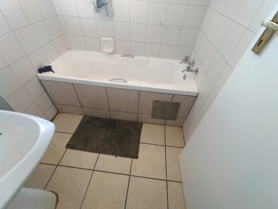 2 Bedroom Property for Sale in Hesteapark Gauteng