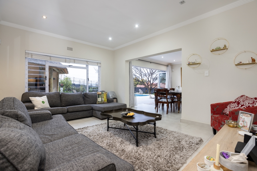 4 Bedroom Property for Sale in Paulshof Gauteng