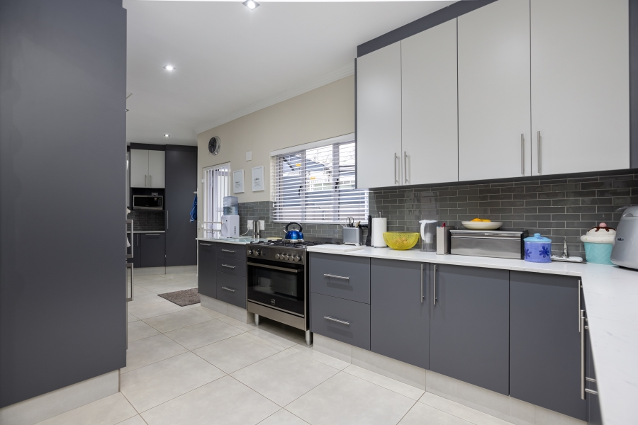 4 Bedroom Property for Sale in Paulshof Gauteng