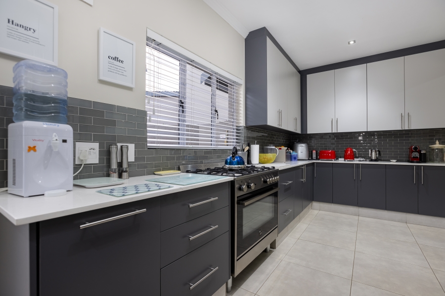 4 Bedroom Property for Sale in Paulshof Gauteng