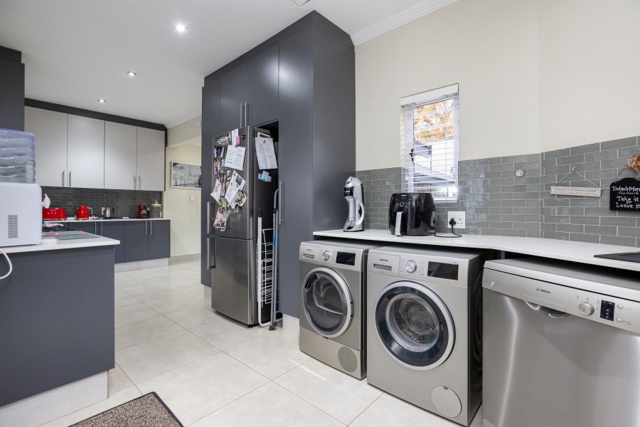 4 Bedroom Property for Sale in Paulshof Gauteng