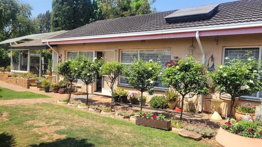 4 Bedroom Property for Sale in Kenleaf Gauteng