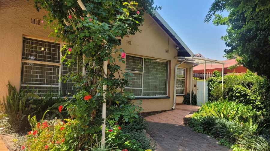 4 Bedroom Property for Sale in Kenleaf Gauteng