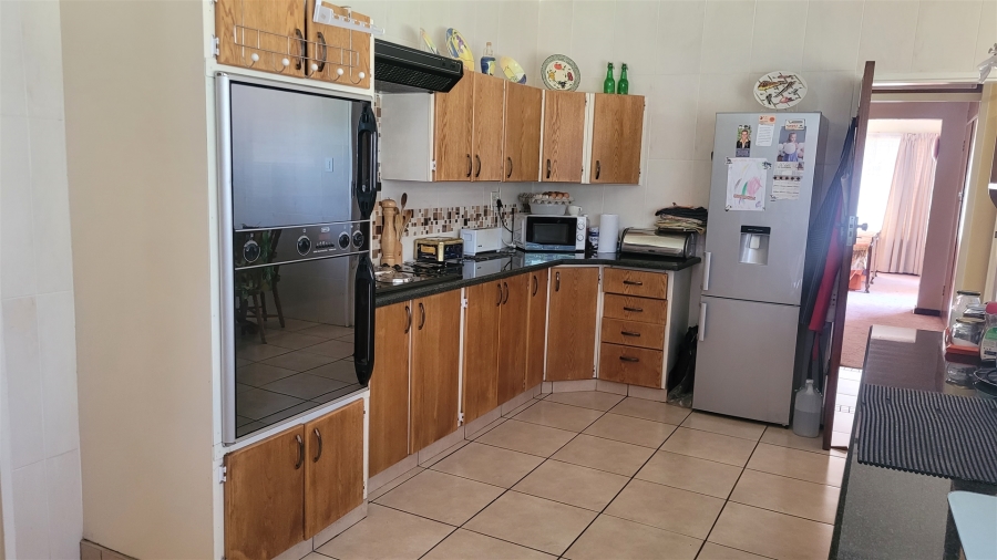 4 Bedroom Property for Sale in Kenleaf Gauteng