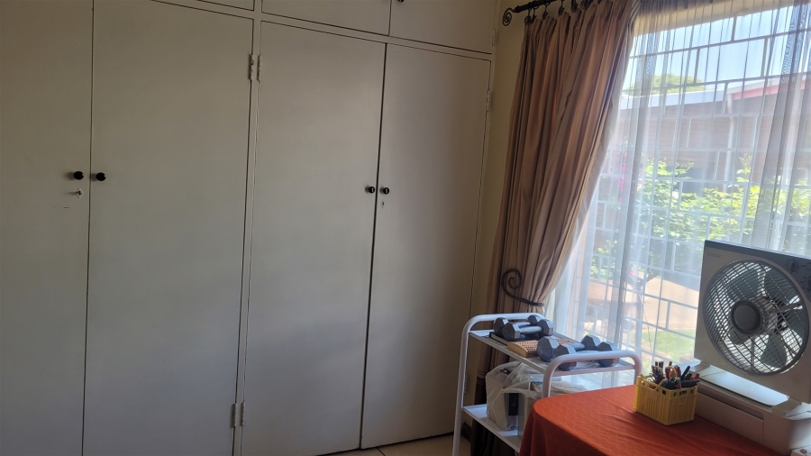 4 Bedroom Property for Sale in Kenleaf Gauteng