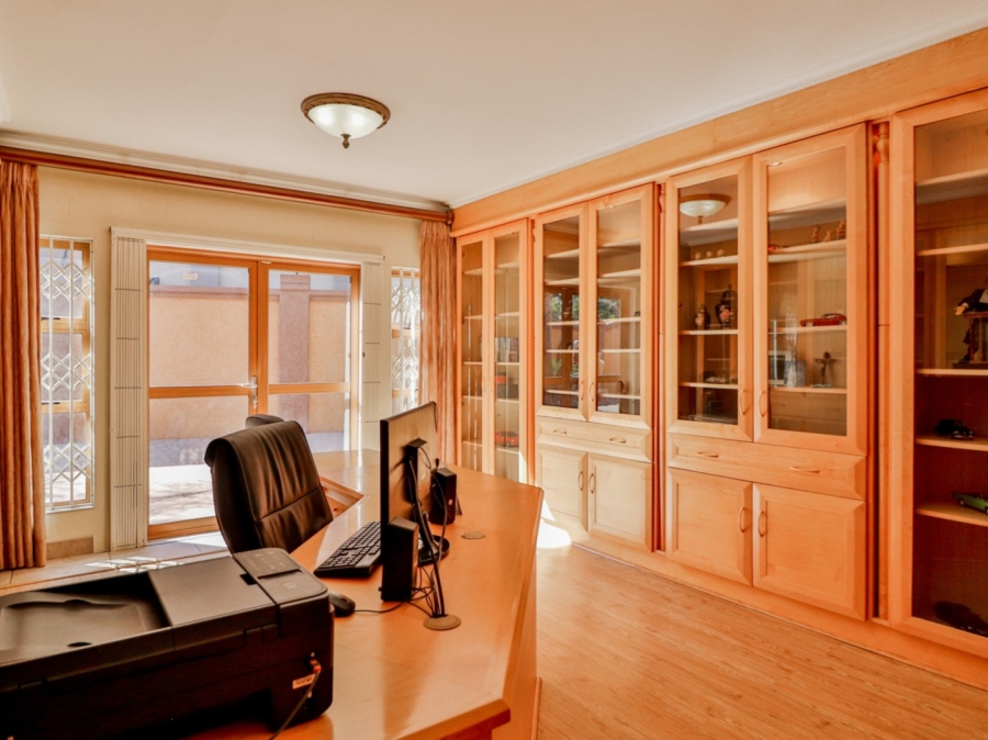 4 Bedroom Property for Sale in Vanderbijlpark SW 5 Gauteng