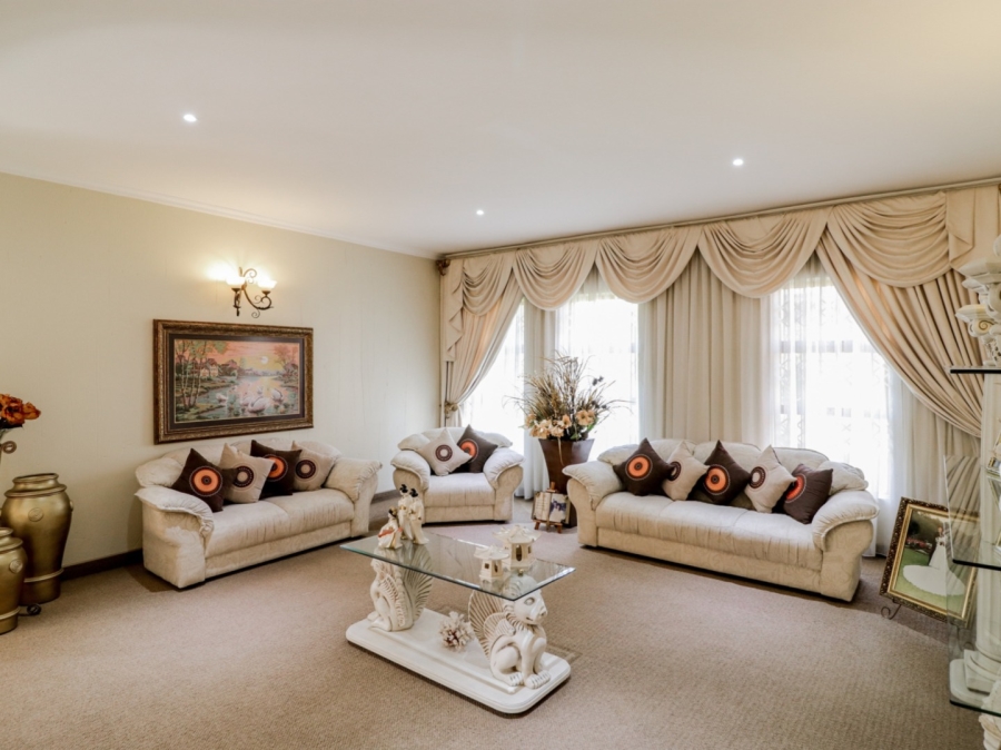 4 Bedroom Property for Sale in Vanderbijlpark SW 5 Gauteng