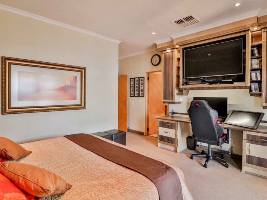 4 Bedroom Property for Sale in Vanderbijlpark SW 5 Gauteng