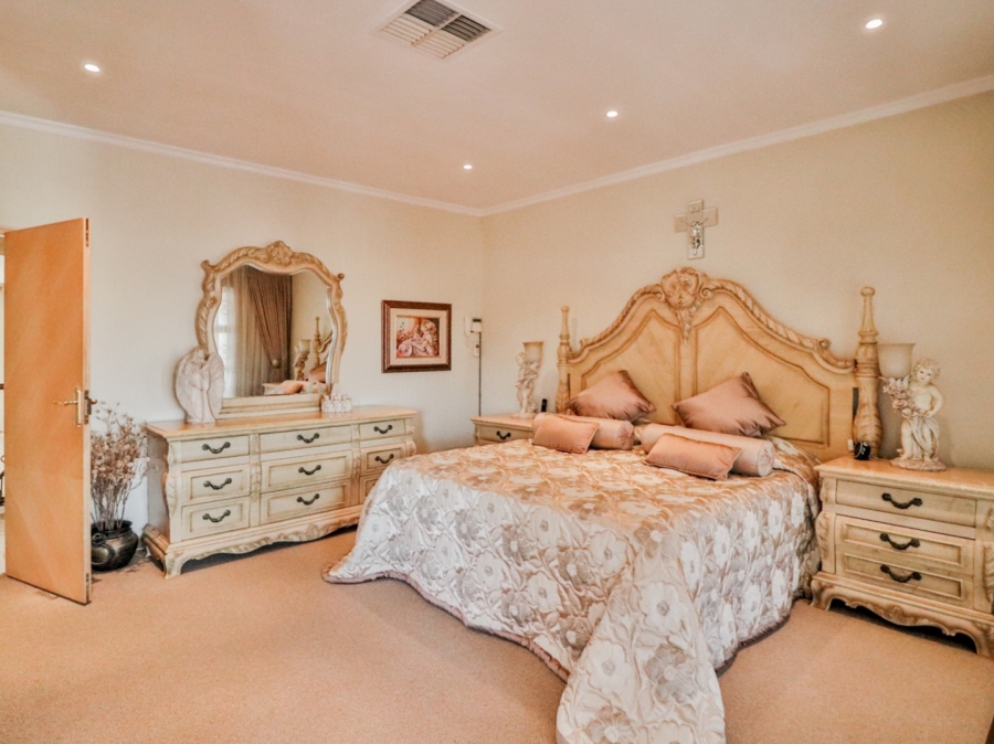 4 Bedroom Property for Sale in Vanderbijlpark SW 5 Gauteng