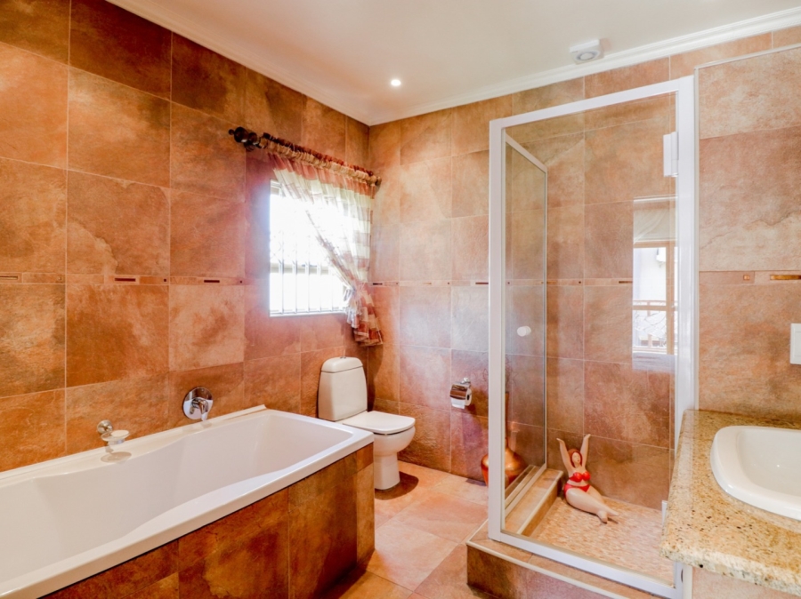 4 Bedroom Property for Sale in Vanderbijlpark SW 5 Gauteng