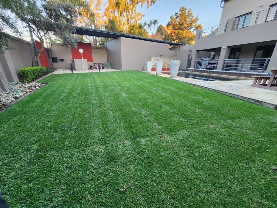 1 Bedroom Property for Sale in Sunninghill Gauteng