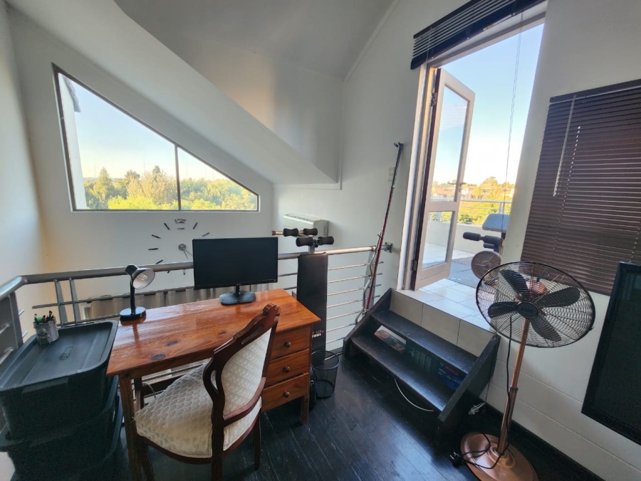 1 Bedroom Property for Sale in Sunninghill Gauteng