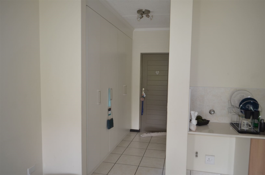 1 Bedroom Property for Sale in Paulshof Gauteng