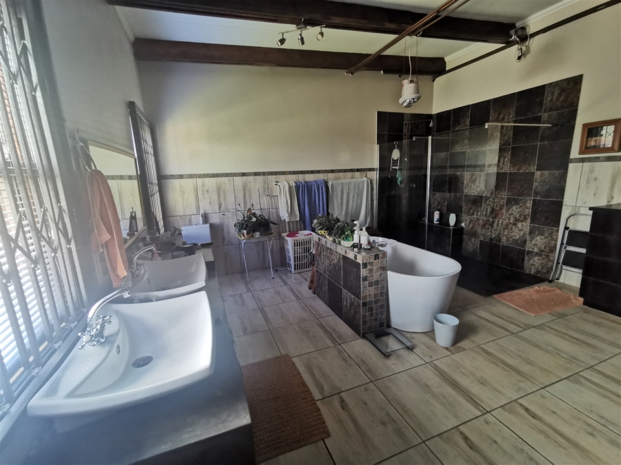 7 Bedroom Property for Sale in Patryshoek A H Gauteng