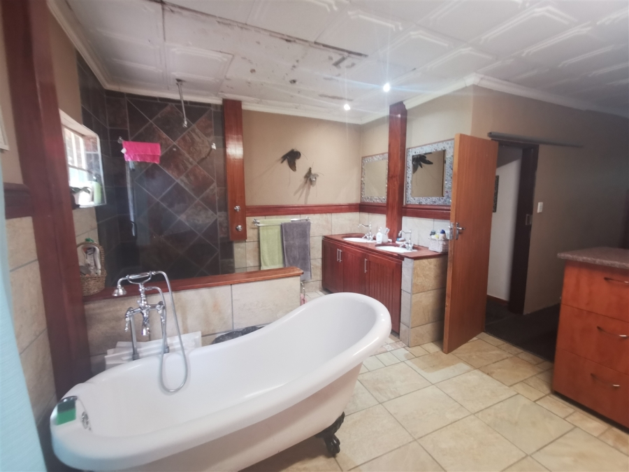7 Bedroom Property for Sale in Patryshoek A H Gauteng