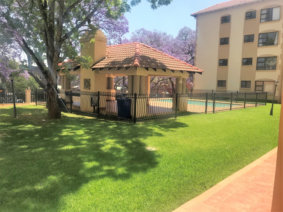 2 Bedroom Property for Sale in Nieuw Muckleneuk Gauteng