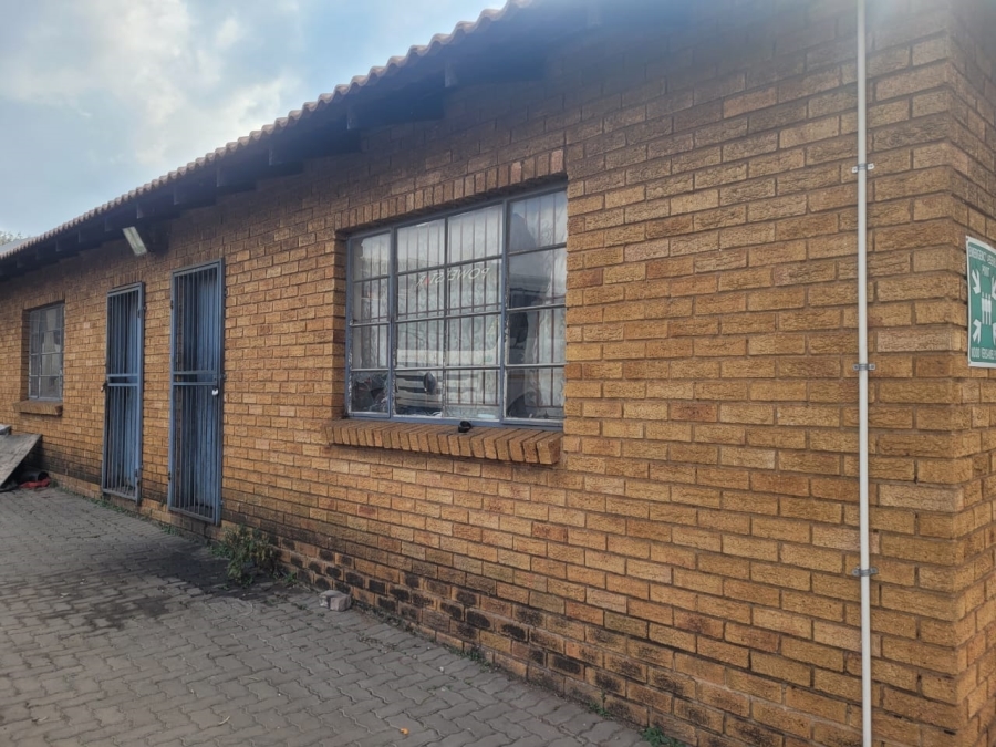 To Let commercial Property for Rent in Clayville Industria Gauteng