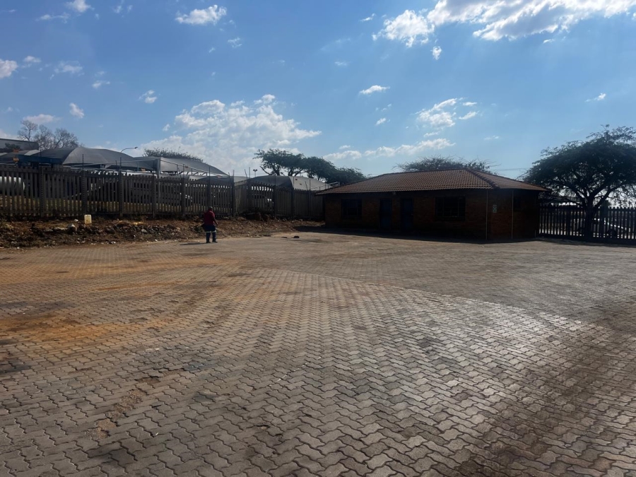 To Let commercial Property for Rent in Clayville Industria Gauteng