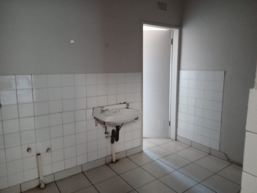 To Let commercial Property for Rent in Clayville Industria Gauteng