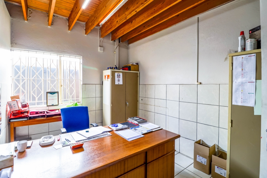 To Let commercial Property for Rent in Clayville Industria Gauteng