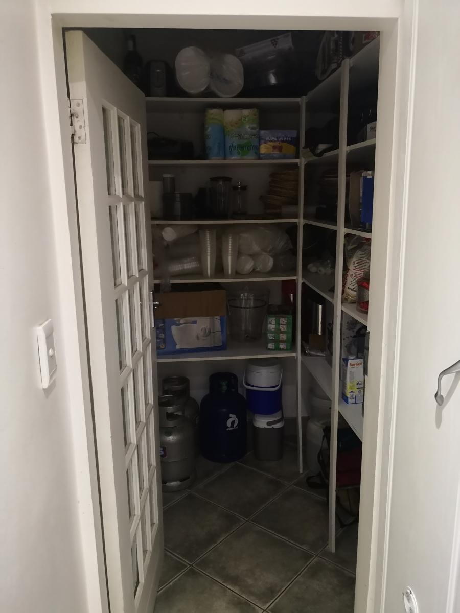 6 Bedroom Property for Sale in Florauna Gauteng