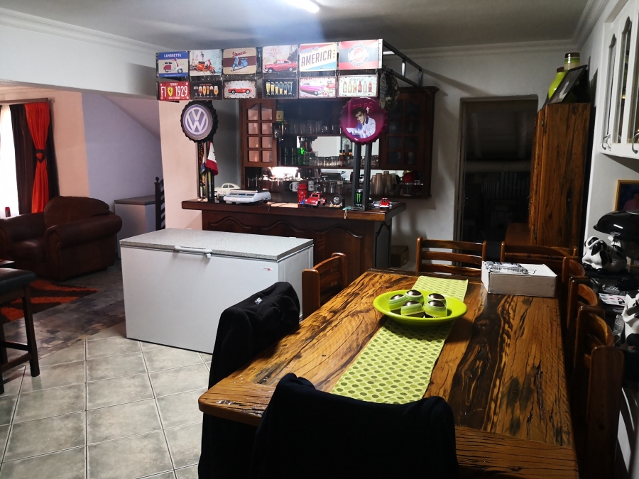 6 Bedroom Property for Sale in Florauna Gauteng