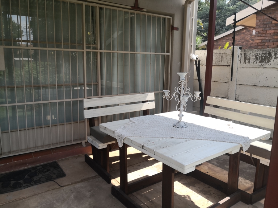 6 Bedroom Property for Sale in Florauna Gauteng