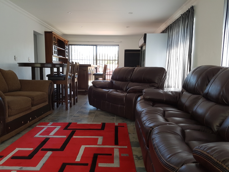 6 Bedroom Property for Sale in Florauna Gauteng