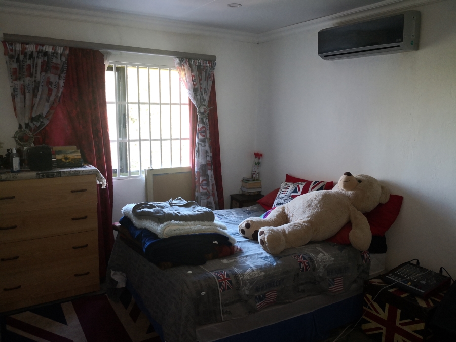 6 Bedroom Property for Sale in Florauna Gauteng