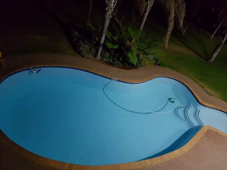 6 Bedroom Property for Sale in Florauna Gauteng