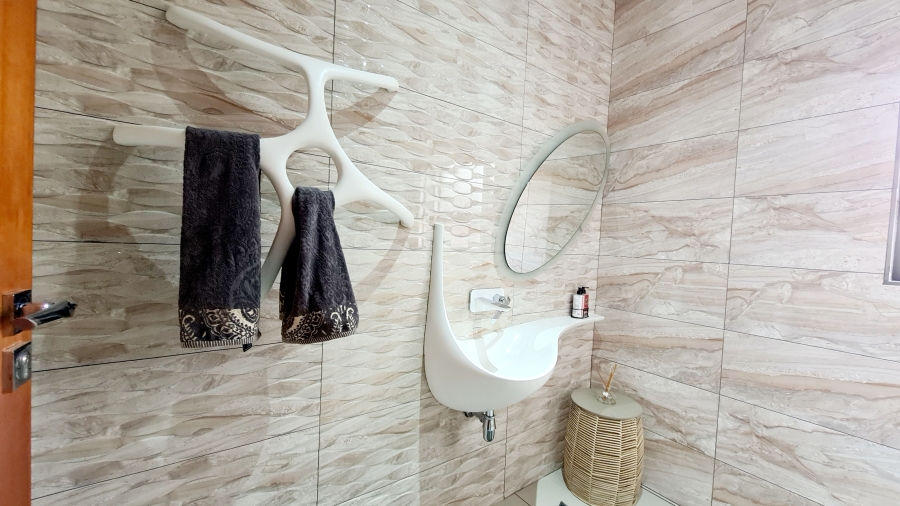 5 Bedroom Property for Sale in Sable Hills Gauteng