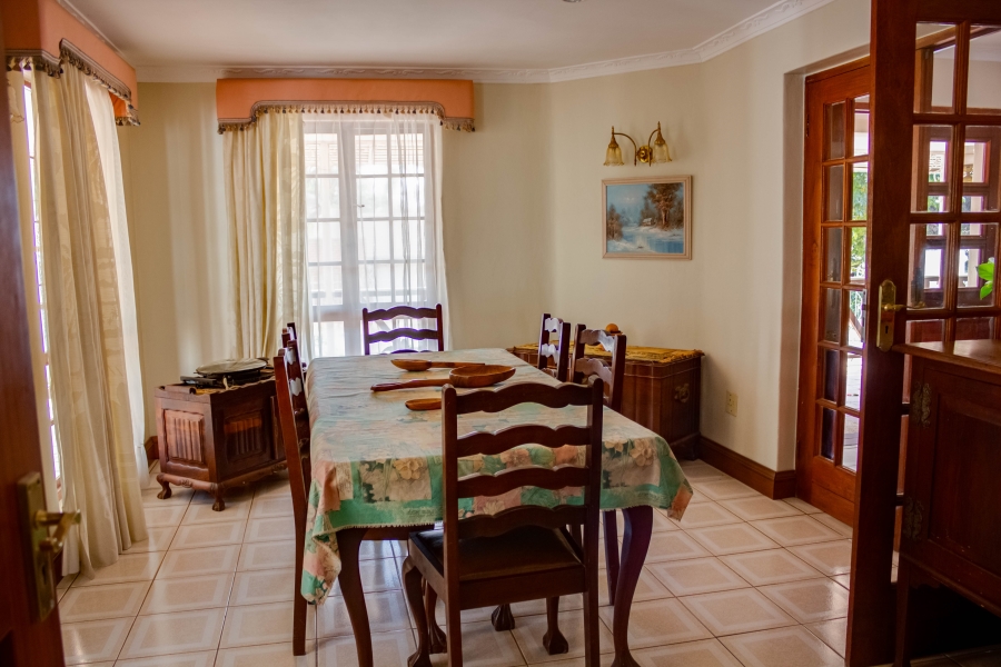 5 Bedroom Property for Sale in Ninapark Gauteng