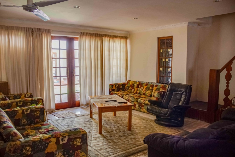 5 Bedroom Property for Sale in Ninapark Gauteng