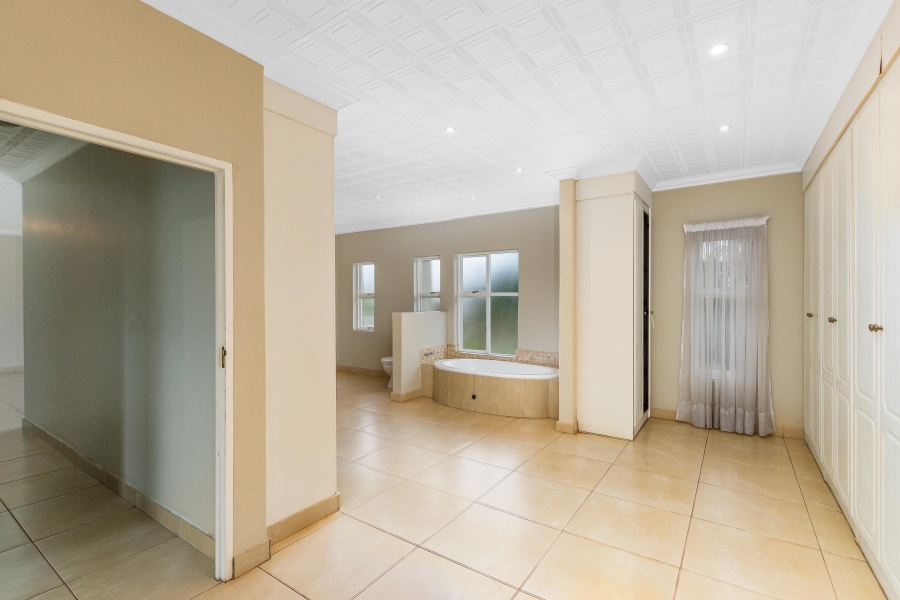 6 Bedroom Property for Sale in Saddlebrook Estate Gauteng