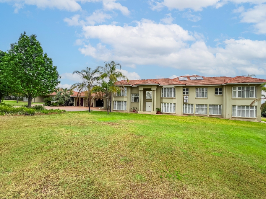 6 Bedroom Property for Sale in Saddlebrook Estate Gauteng