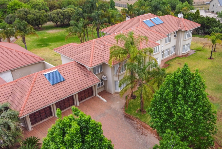 6 Bedroom Property for Sale in Saddlebrook Estate Gauteng