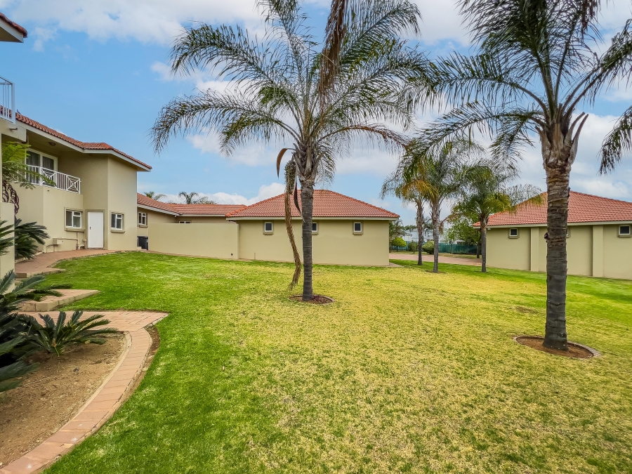 6 Bedroom Property for Sale in Saddlebrook Estate Gauteng