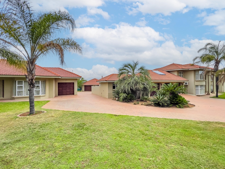 6 Bedroom Property for Sale in Saddlebrook Estate Gauteng
