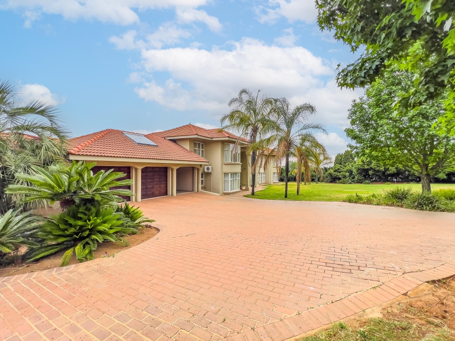 6 Bedroom Property for Sale in Saddlebrook Estate Gauteng