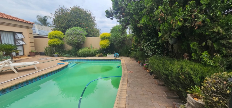 5 Bedroom Property for Sale in Vanderbijlpark SE 4 Gauteng