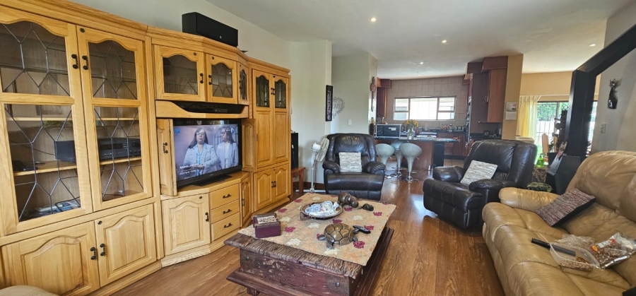 5 Bedroom Property for Sale in Vanderbijlpark SE 4 Gauteng