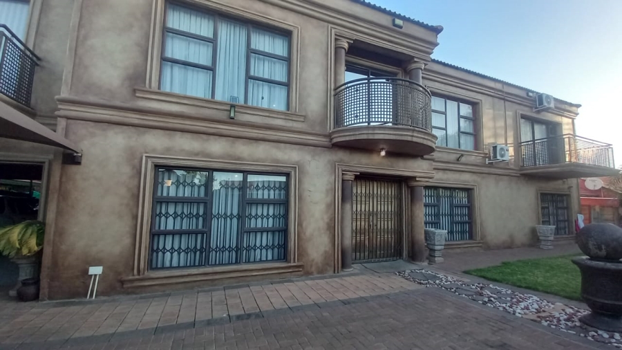 6 Bedroom Property for Sale in Vanderbijlpark SE 4 Gauteng