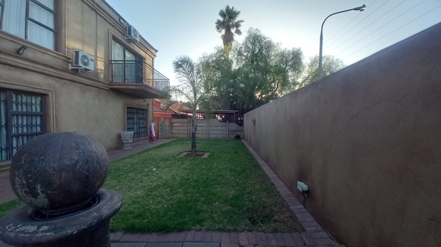 6 Bedroom Property for Sale in Vanderbijlpark SE 4 Gauteng