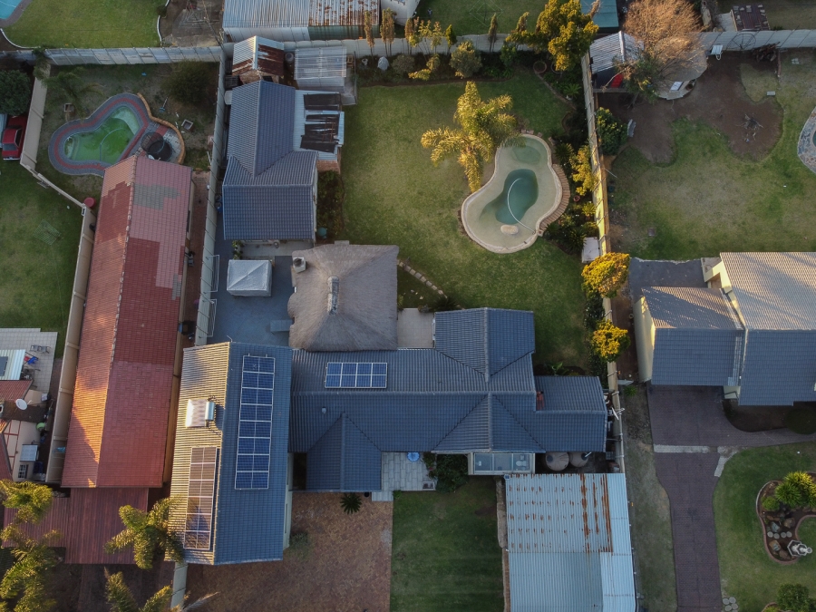 5 Bedroom Property for Sale in Brackenhurst Gauteng