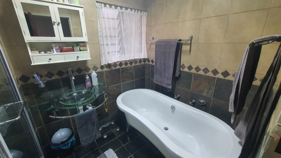 3 Bedroom Property for Sale in Vanderbijlpark Sw 2 Gauteng